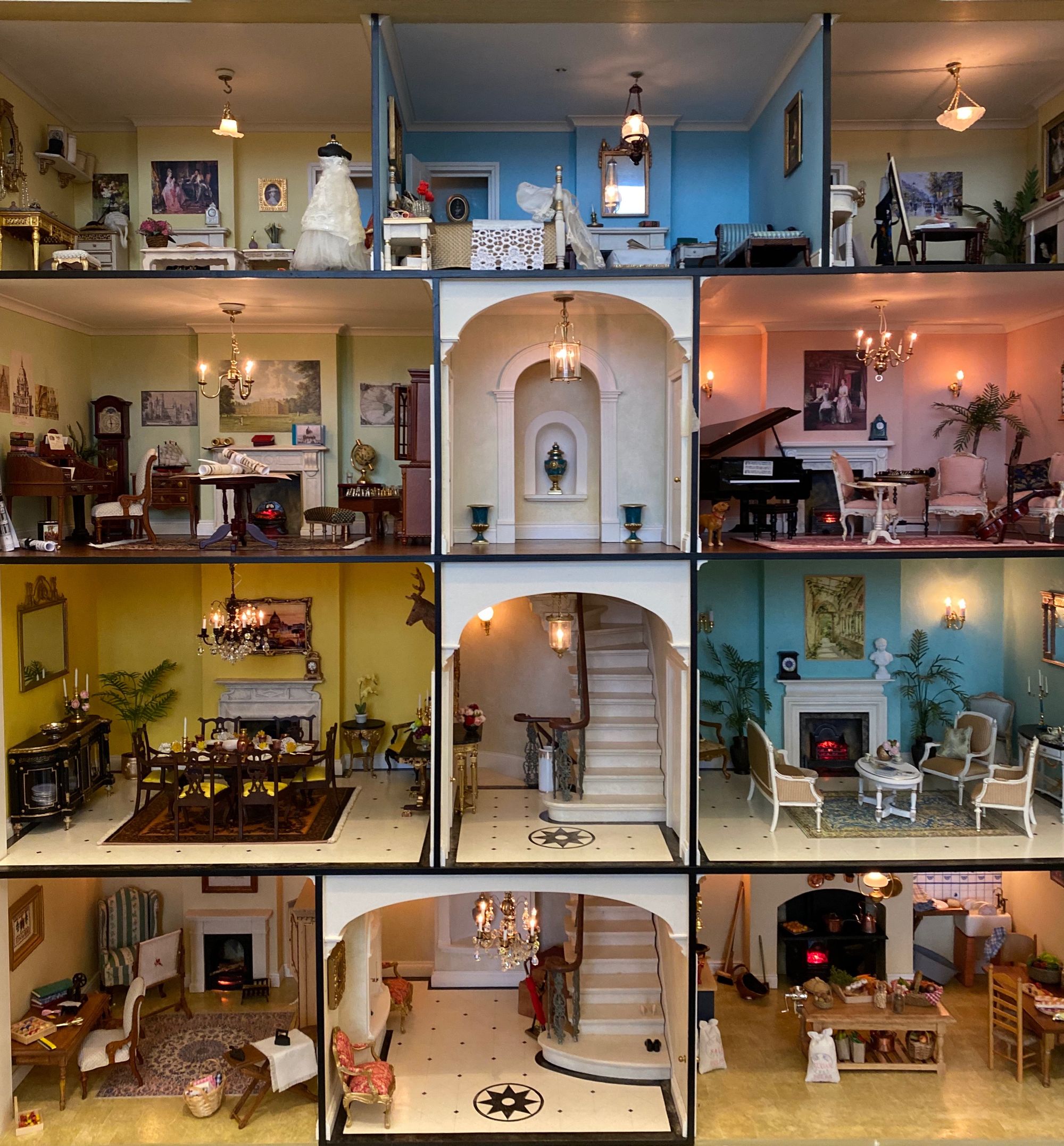 Miniature gallery